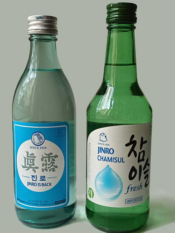 Der koreanische Nationaldrink Soju mit unterschiedlichen Labels